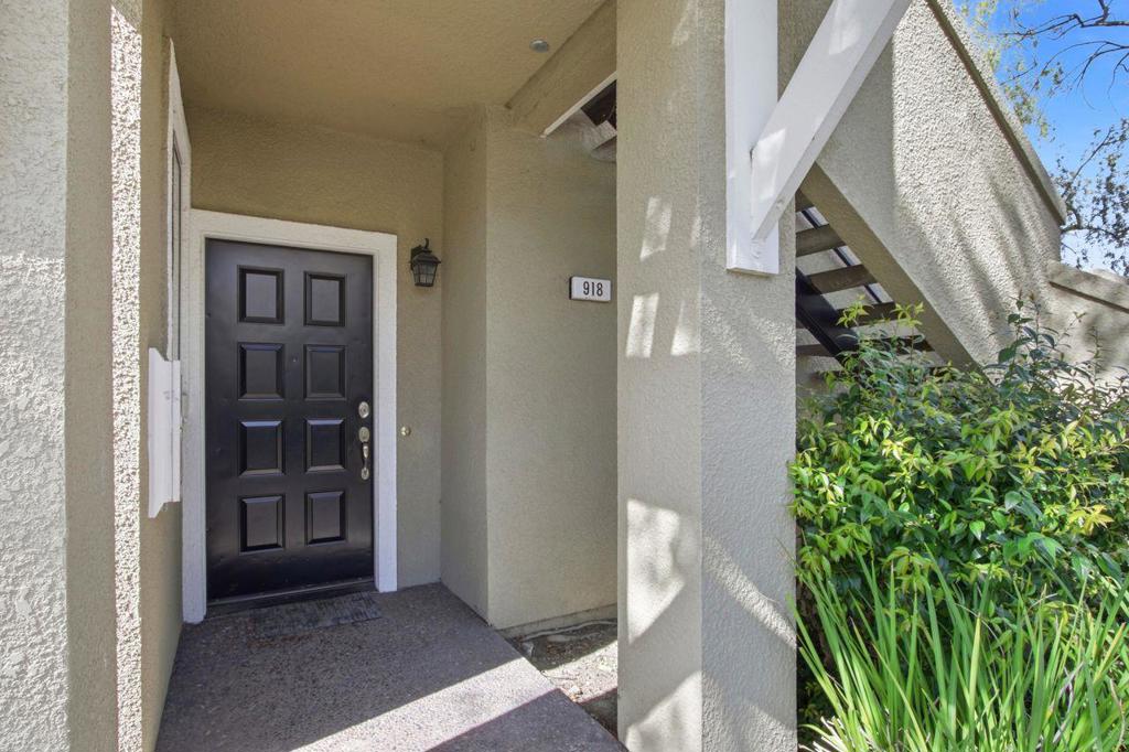 918 Owens Lake Drive