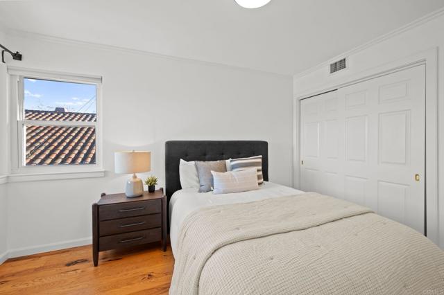 213 Via Palacio, Encinitas CA: https://media.crmls.org/mediaz/2f268c87-27da-400e-9036-d4abdf2a114f.jpg