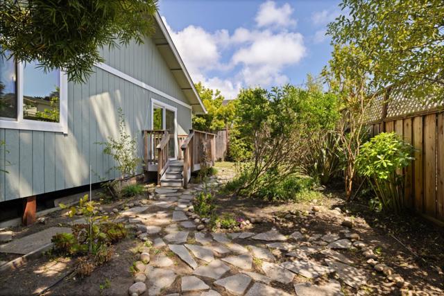 623 Sonora Avenue, El Granada CA: https://media.crmls.org/mediaz/2f27435f-757f-490b-a429-735c4dabaae5.jpg