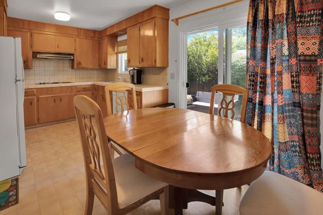 17541756 Plaza Court, Mountain View CA: https://media.crmls.org/mediaz/2f27c543-5e8d-42b8-b4c3-3d20e183eb50.jpg