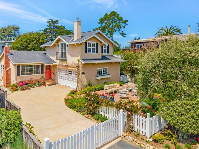 111 Farley Drive, Aptos CA: https://media.crmls.org/mediaz/2f286b14-5d90-4c05-a02a-50f806eaae49.jpg