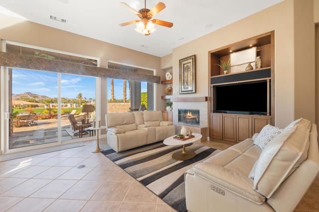 50605 Verano Drive, La Quinta CA: https://media.crmls.org/mediaz/2f291dca-bb63-4aa9-b702-d23a17acd1f1.jpg