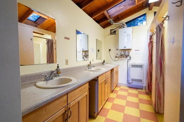1301 Bear Creek, Boulder Creek CA: https://media.crmls.org/mediaz/2f292a7f-412d-467f-944d-00f3d535232b.jpg