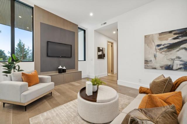 399 Camino Al Lago, Menlo Park CA: https://media.crmls.org/mediaz/2f29af2f-d9e7-4c5b-8cc2-e5272a998b38.jpg