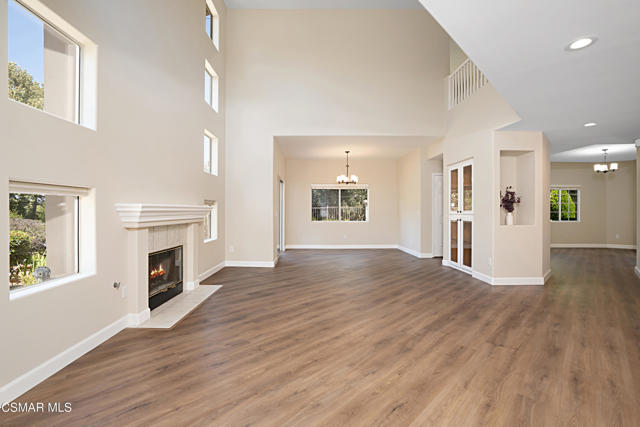 1012 Pan Court, Newbury Park CA: https://media.crmls.org/mediaz/2f2b1653-8a87-4a3f-8fa3-a91b78eb1d6e.jpg