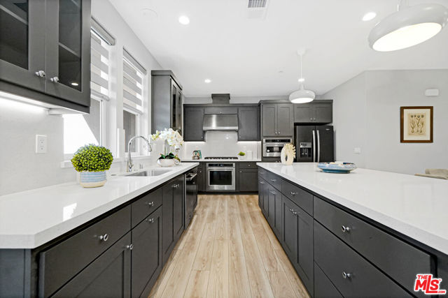 Photo #7: CL25599525 Listing: Photo #7