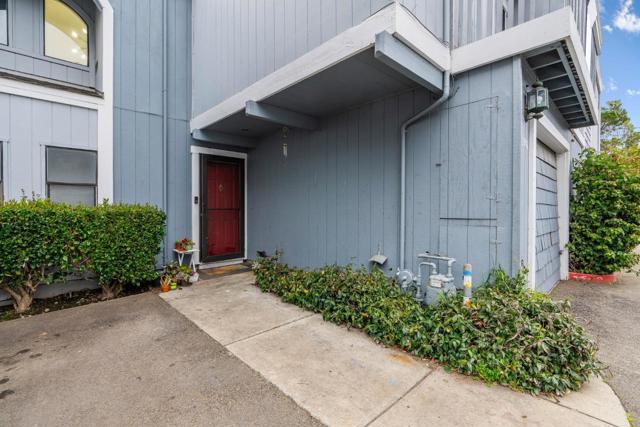 2906 Leotar Circle, Santa Cruz CA: https://media.crmls.org/mediaz/2f2be3aa-74d8-4987-83a6-09cacf9b177c.jpg