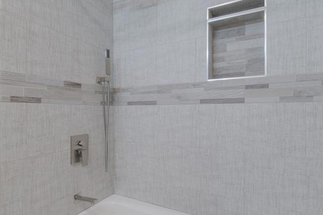 116 Daphne Way, East Palo Alto CA: https://media.crmls.org/mediaz/2f2bf4a6-7838-4d49-91d2-f90face167e9.jpg