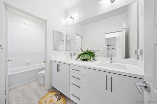 2335 Aperture Circle, San Diego CA: https://media.crmls.org/mediaz/2f2c5d2c-34d3-4ceb-ad23-1f78321a346f.jpg