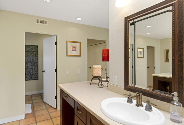 101 Mission Hills Drive, Rancho Mirage CA: https://media.crmls.org/mediaz/2f2caa87-154e-4fce-bb6e-e39e19bf8845.jpg