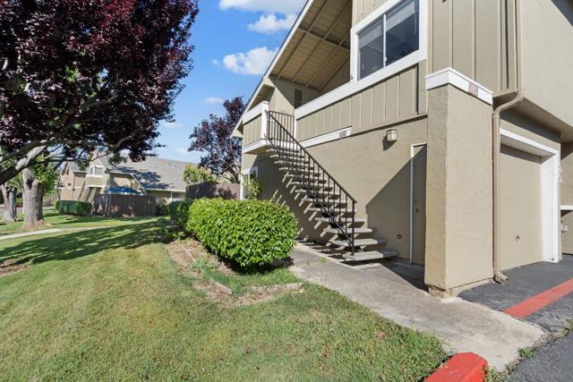 2340 Warfield Way, San Jose CA: https://media.crmls.org/mediaz/2f2d1de7-4a33-4595-a9f9-88e80ef5ad87.jpg