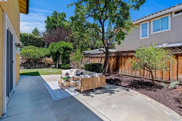 3582 Ridgecrest Way, Livermore CA: https://media.crmls.org/mediaz/2f2d21b1-9223-47c2-a399-a35358d65630.jpg