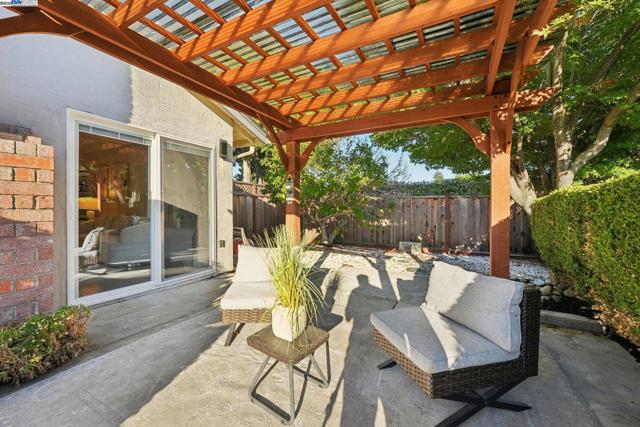 33177 Quail Drive, Union City CA: https://media.crmls.org/mediaz/2f2d98bd-bf58-4bc1-9b81-ebd909bd347a.jpg