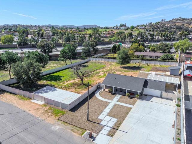 1996 Rohn Rd, Escondido CA: https://media.crmls.org/mediaz/2f2f1fc9-7103-48db-9096-05c7d6eb7bd6.jpg