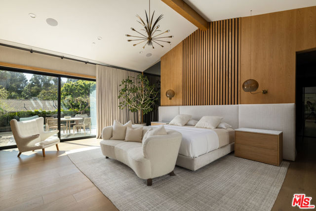 455 N Bundy Drive, Los Angeles CA: https://media.crmls.org/mediaz/2f2f3b02-49ee-4446-8f86-ea8fdcfb2f61.jpg