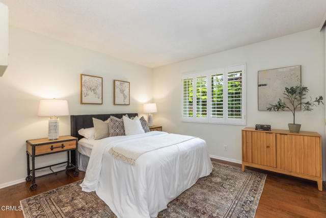 5766 Briartree Drive, La Canada Flintridge CA: https://media.crmls.org/mediaz/2f2f411d-e16a-4bce-b1d3-fd6efa9c5ca6.jpg