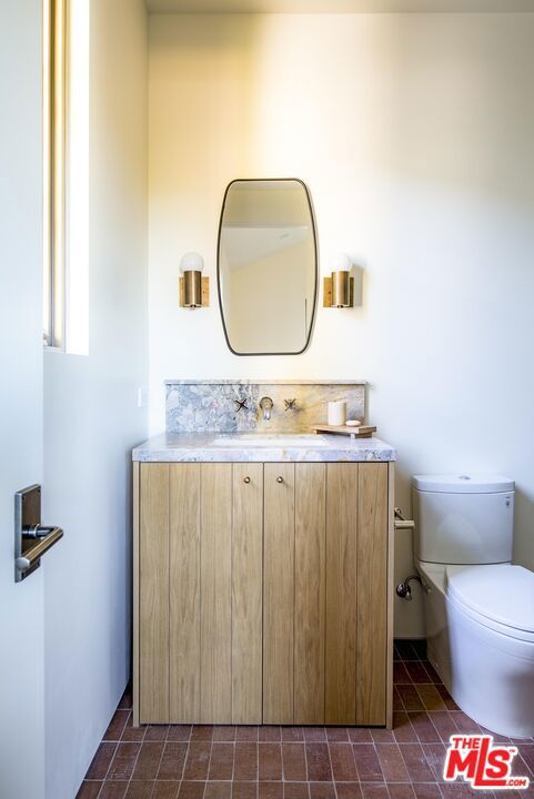 4209 Vantage Avenue, Studio City CA: https://media.crmls.org/mediaz/2f2f7004-5636-47a4-998e-35d86a9e02dc.jpg