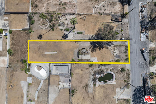 2738 Marengo Avenue, Altadena CA: https://media.crmls.org/mediaz/2f2fb816-f0eb-4c34-a9d3-6ef3a88f9d62.jpg