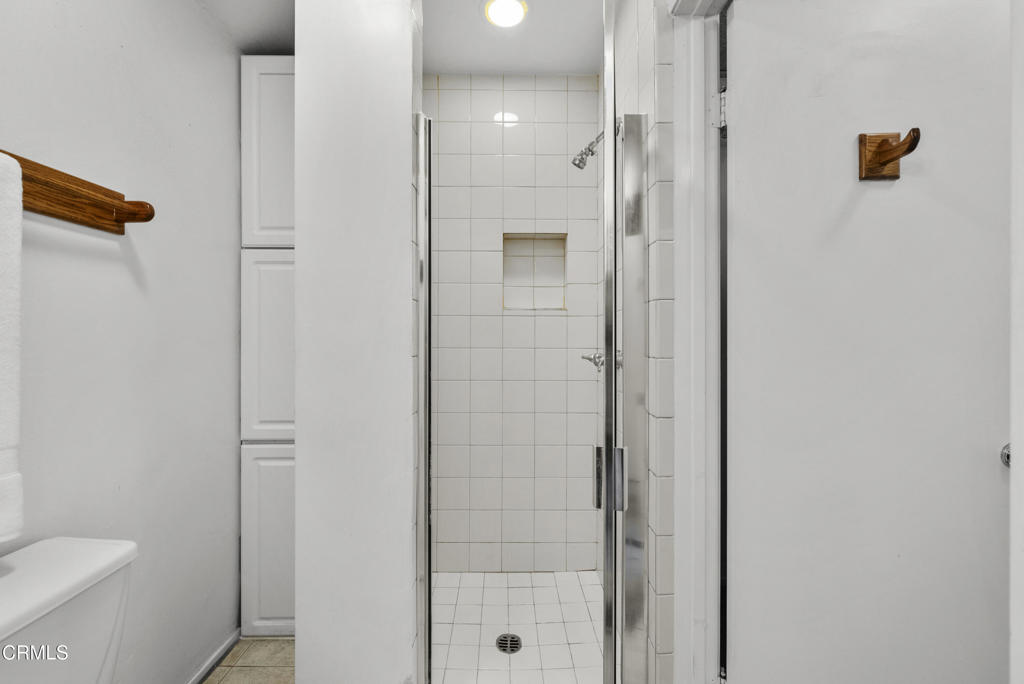 https://media.crmls.org/mediaz/2f305d21-f506-4566-90bd-2c0ab1ec69fc.jpg?preset=X-Large