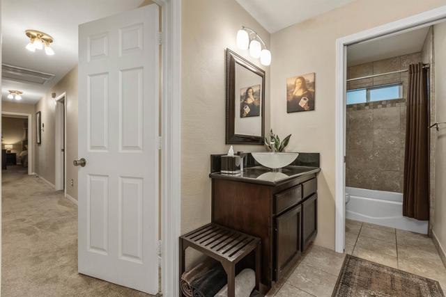 220 Journeys End, Vista CA: https://media.crmls.org/mediaz/2f30e1a0-8f8f-4948-95ba-3c1493fd2409.jpg