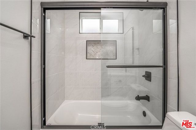 433 W Gage Avenue, Los Angeles CA: https://media.crmls.org/mediaz/2f31012f-7616-4521-bc40-b812cf991d7b.jpg