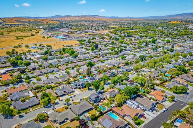 1851 Severinsen Street, Hollister CA: https://media.crmls.org/mediaz/2f3151e1-8bab-4539-aa1e-41159c4fe5bb.jpg