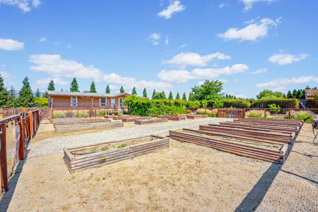 12320 Highland Estates Lane, San Martin CA: https://media.crmls.org/mediaz/2f317c9f-b7fd-4d8e-bc49-359151244ea2.jpg