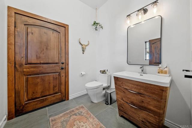 24949 Thunder Mountain Road, Ramona CA: https://media.crmls.org/mediaz/2f31b307-7b9d-4cfb-be1f-8e122a517828.jpg