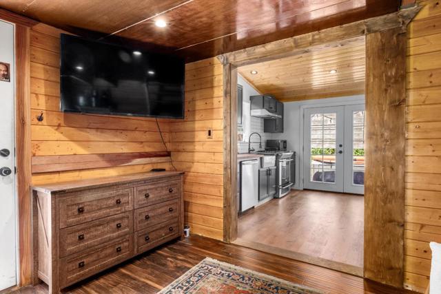 1124 Laurel Street, Santa Cruz CA: https://media.crmls.org/mediaz/2f31bdfc-0595-4197-9bc7-80b942f63d3b.jpg