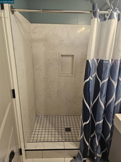 Image 8 of 13 For 1600 Michigan St