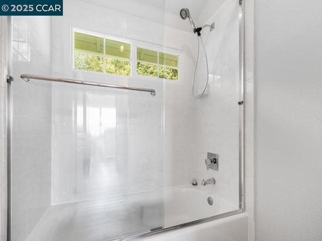 4430 Canyon Way, Martinez CA: https://media.crmls.org/mediaz/2f324843-6e8a-42b7-b054-609352f32bd2.jpg