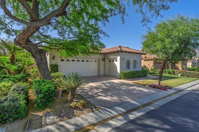 80143 Miramonte Lane, La Quinta CA: https://media.crmls.org/mediaz/2f32bdcc-b72b-49aa-8c46-a9d8d8fc018e.jpg