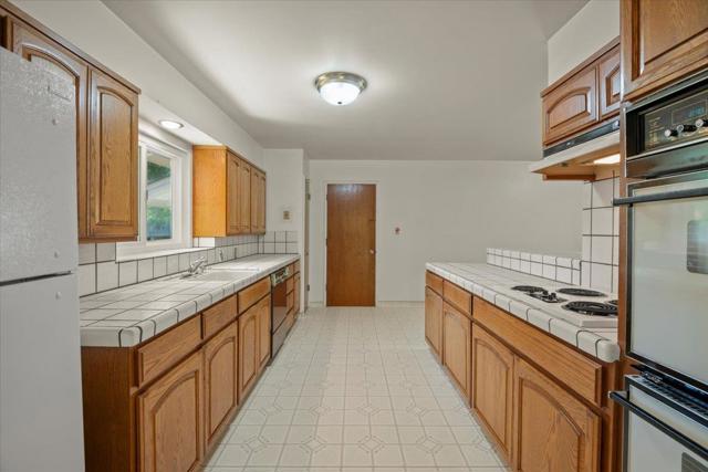 1526 Bedford Avenue, Sunnyvale CA: https://media.crmls.org/mediaz/2f32caae-8e73-4f13-9537-34bb87cd3c3c.jpg