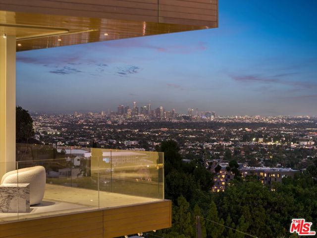 1430 Sunset Plaza Drive, Los Angeles CA: https://media.crmls.org/mediaz/2f332349-5c50-4af4-9dfa-2dbb9870e383.jpg