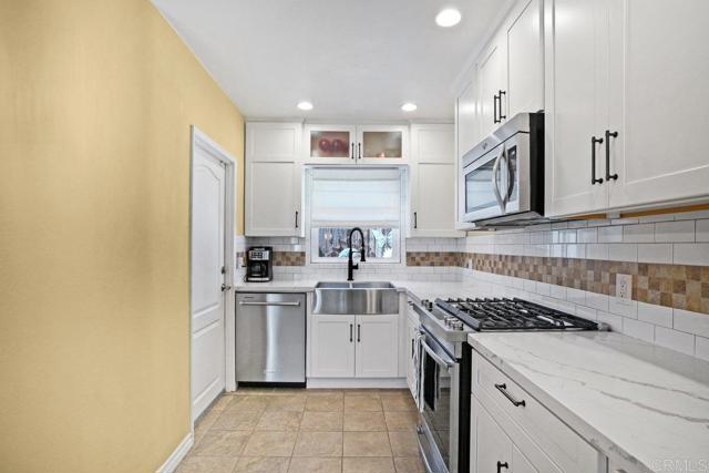 4533 Olive Avenue, La Mesa CA: https://media.crmls.org/mediaz/2f337efc-7d19-4860-be68-233769de8104.jpg