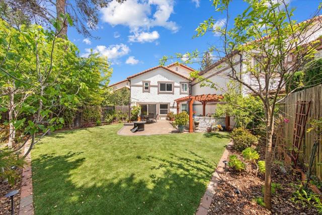 105 Calle Nivel, Los Gatos CA: https://media.crmls.org/mediaz/2f338948-52d5-43fb-8050-d3b0d9f34658.jpg