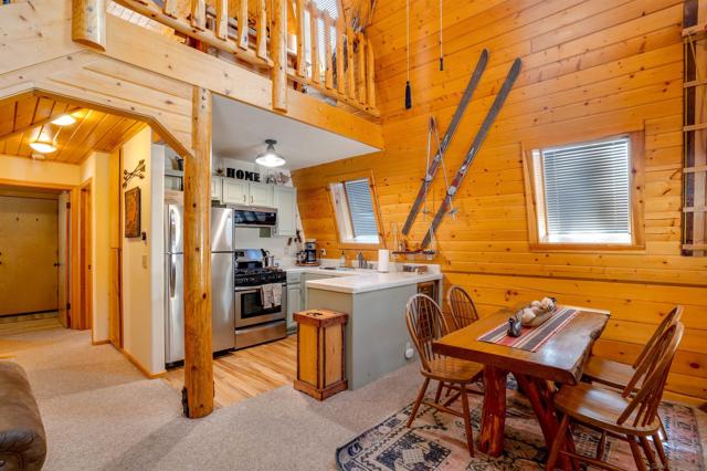 33382 Squirrel Dr, Green Valley Lake CA: https://media.crmls.org/mediaz/2f33ba07-e0e8-4386-aab4-ba1d3817796f.jpg