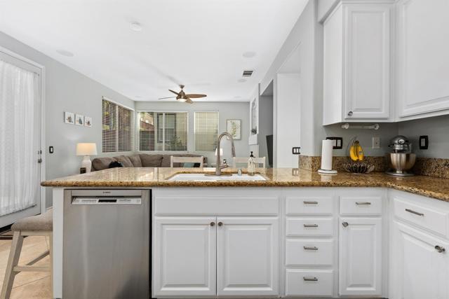 Detail Gallery Image 8 of 43 For 2419 Badger Ln, Carlsbad,  CA 92010 - 3 Beds | 2/1 Baths