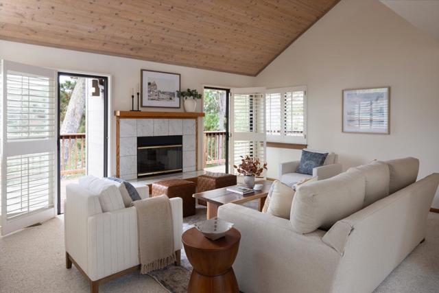 3594 Eastfield Court, Carmel CA: https://media.crmls.org/mediaz/2f346331-c051-49bb-be1e-70978ae1eeb0.jpg