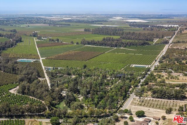 1048 E La Loma Avenue, Somis CA: https://media.crmls.org/mediaz/2f348593-45b4-46eb-9da7-9f534b9c1272.jpg