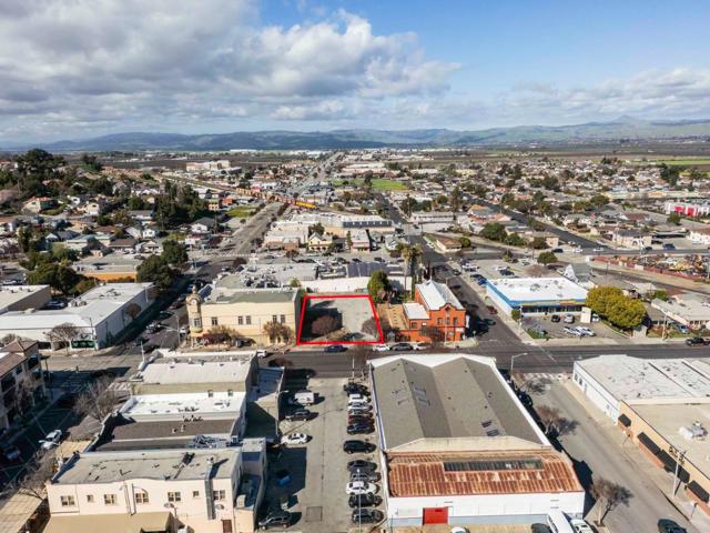 220 Fourth Street, Hollister CA: https://media.crmls.org/mediaz/2f3489e5-01a9-4e40-be10-981971e32cee.jpg