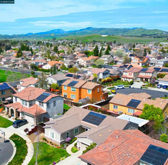 6432 Laurel Creek Pl, Livermore CA: https://media.crmls.org/mediaz/2f348f2d-0182-4f1c-9540-3e81a44342a6.jpg