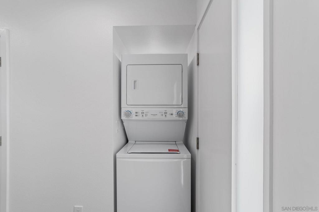 MLS #250034510SD img 28