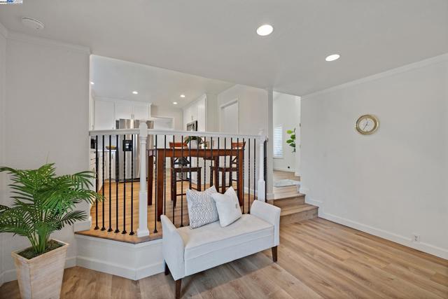 3641 Shenandoah Ct, Pleasanton CA: https://media.crmls.org/mediaz/2f351999-e137-499f-95b5-ba10b97ad69c.jpg