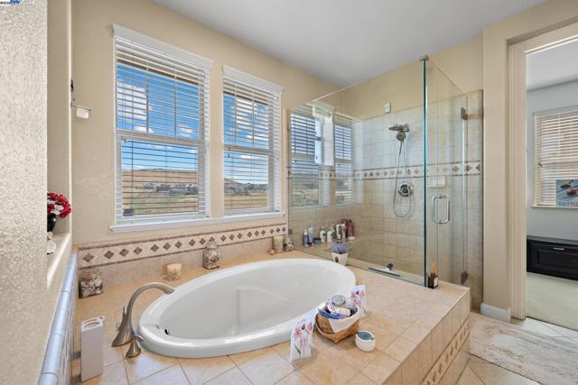 9779 Reimers Way, Dublin CA: https://media.crmls.org/mediaz/2f35ad17-f430-4802-8505-e8f740c4ae31.jpg