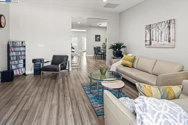 4309 BORA BORA AVE, Fremont CA: https://media.crmls.org/mediaz/2f35b60c-6e30-461c-9f35-b8167e96d57c.jpg