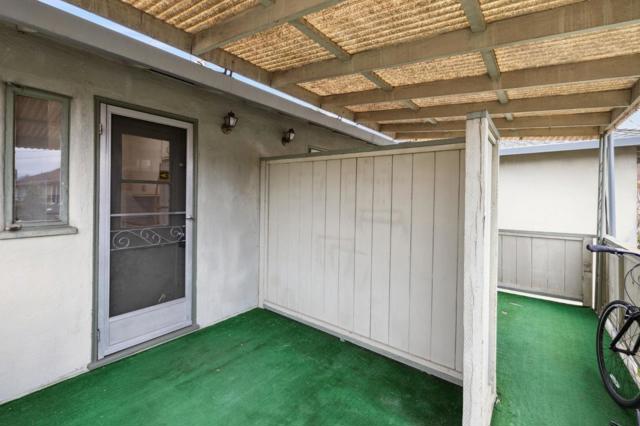 15 Kent Place, Menlo Park CA: https://media.crmls.org/mediaz/2f35cf74-845b-41b0-813b-1485c51e80b9.jpg