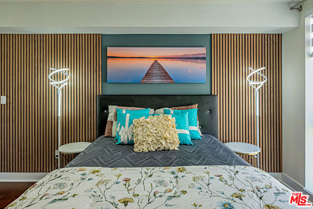 600 S Ridgeley Drive, Los Angeles CA: https://media.crmls.org/mediaz/2f3628ce-0ab8-415a-9be9-5c12fa279cd4.jpg