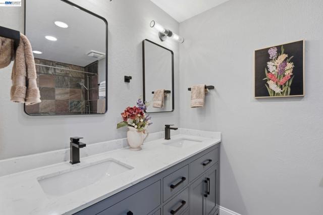 1782 Whitecliff Way, Walnut Creek CA: https://media.crmls.org/mediaz/2f3630a8-d07d-4042-86ff-357472df0606.jpg