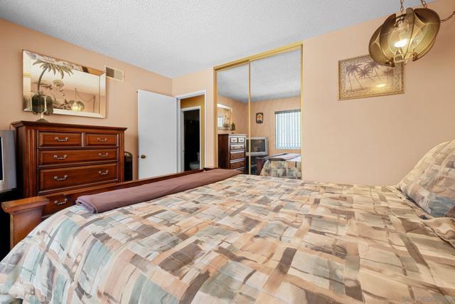 6065 Nancita Ct, San Diego CA: https://media.crmls.org/mediaz/2f36a09e-f062-4022-84f6-dbeb16d0cc78.jpg